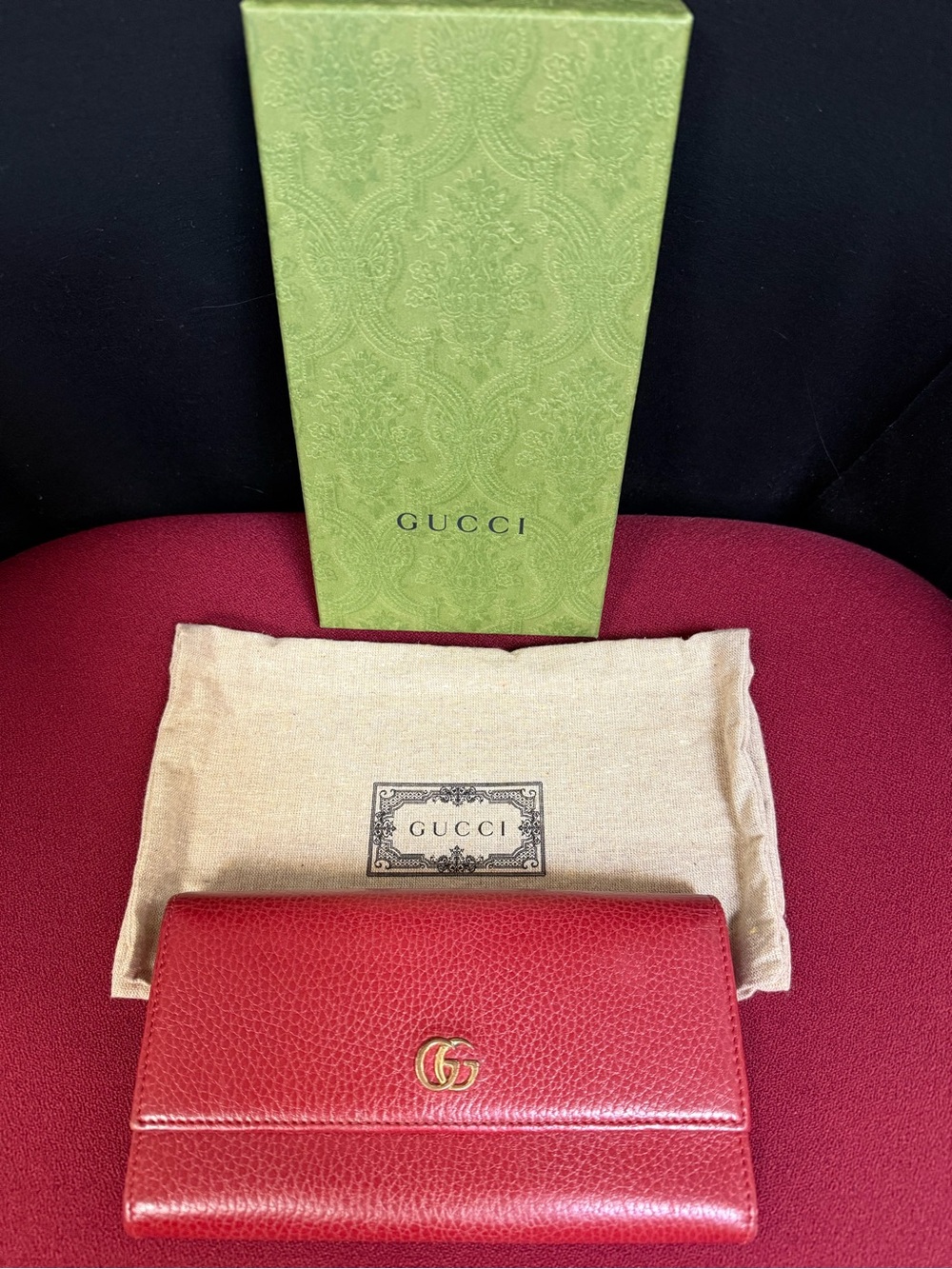 Beautiful Gucci Red Pebbled Leather Continental Wallet with Gold GG